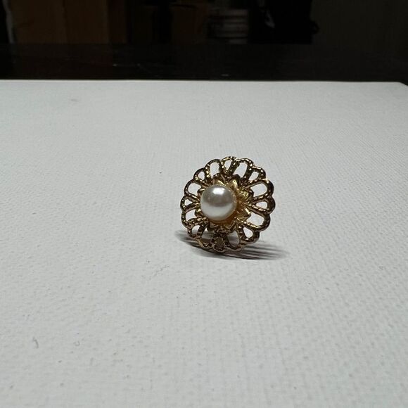 Vintage Gold-tone Stud Earrings with Faux Pearl - Picture 5 of 7
